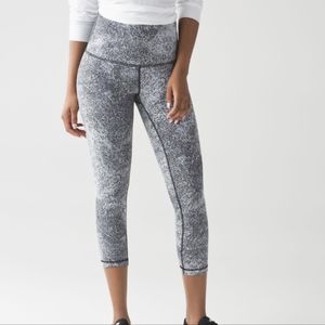 Lululemon Wunder Under Pant (Hi-Rise)Luon Spray Jacquard White Black